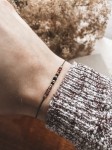 Bransoletka Burgundy z granatu i czarnego turmalinu na nici